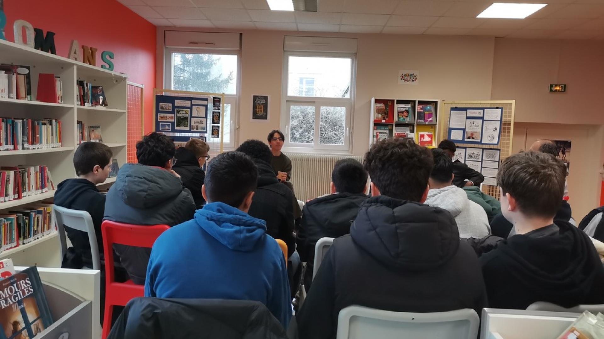 Haut les courts! Rencontre avec le réalisateur Jordan Raux Lycée Gaston Barré Niort mars 2025