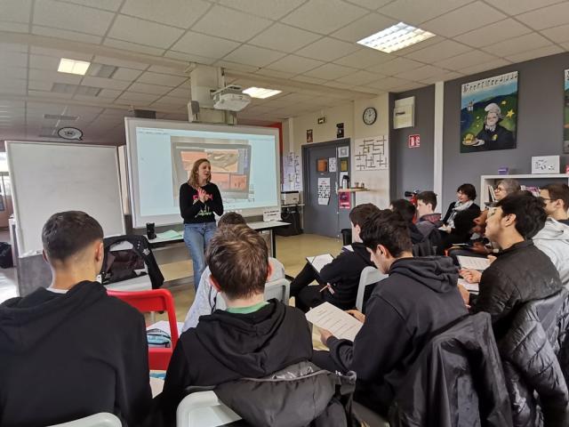 Haut les courts! Rencontre avec la réalisatrice Camille Monnier Lycée Gaston Barré Niort 79 janvier 2025